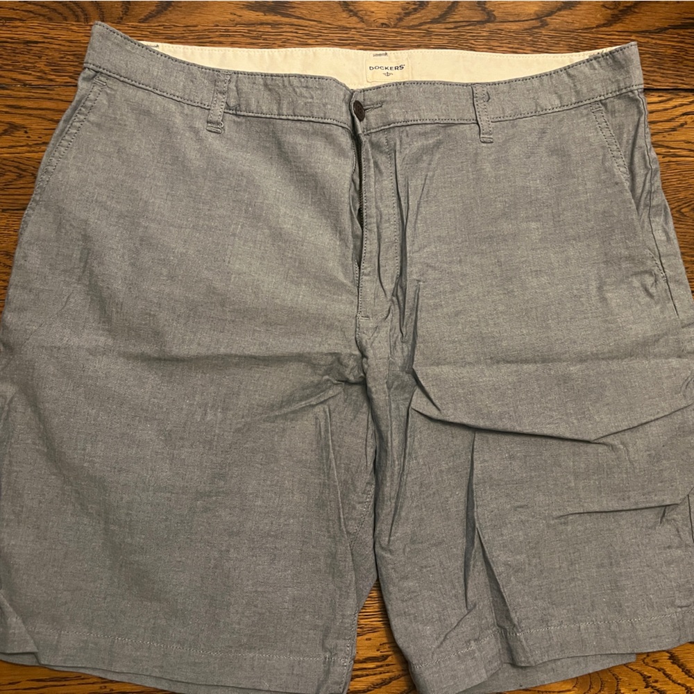 Men’s Grey Dockers Shorts W38 - Great Condition